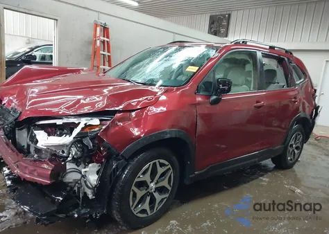 2022 Subaru Forester Premium z USA, uszkodzony, nr VIN JF2SKAEC5NH404031